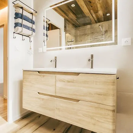 T4 70m2 Moderne Style Chalet, Proche Chambery Apartment *