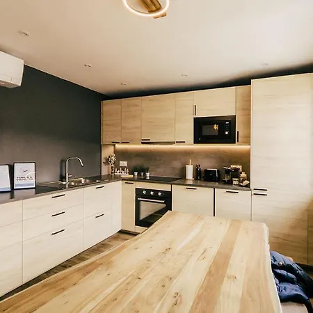 Apartment T4 70m2 Moderne Style Chalet, Proche Chambery *